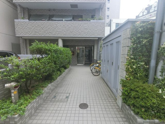 【エントランス】