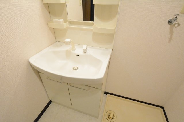 天神アコールマンションの独立洗面台|シャンプードレッサー付き