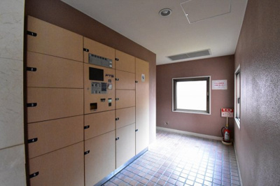 【その他共用部分】 | オーベル横浜南パークビュー | 不在時にもお荷物が受け取れる宅配ボックス。