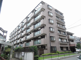 【外観】 | 3階部分・南向きにつき陽当たり良好です。
暮らしやすさと機能性が調和したベーシックな3LDK♪