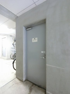 【その他共用部分】 | 敷地内ゴミ置場。