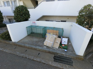 【その他共用部分】 | 敷地内ゴミ置場。