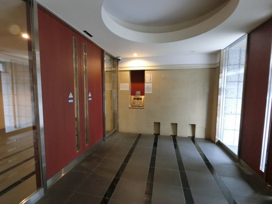 【エントランス】