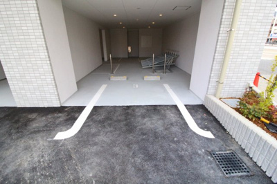 【駐車場】 | グラン　プラス
