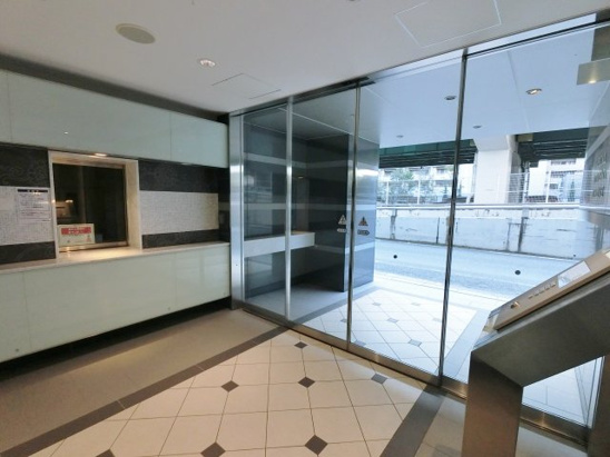 【エントランス】