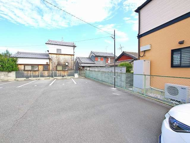 石見駅前モータープール
