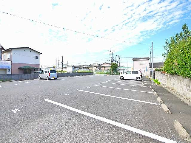 石見駅前モータープール