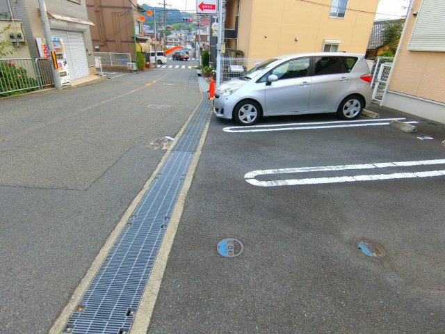 カスカードⅡの駐車場