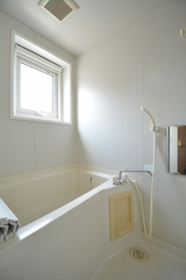 【外観】 | グランドハイツA棟 | 日々の暮らしに欠かせないお風呂です