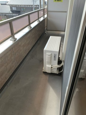 【バルコニー】 | さくらいマンション青島B | バルコニーからの眺めを楽しみながら食事をしませんか