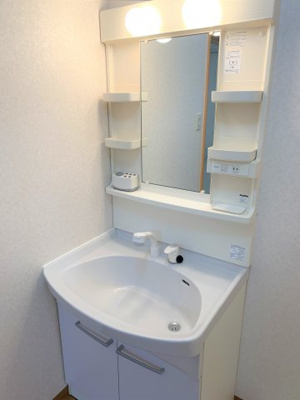 【独立洗面台】 | さくらいマンション青島B | 独立洗面台、朝の身支度には欠かせません