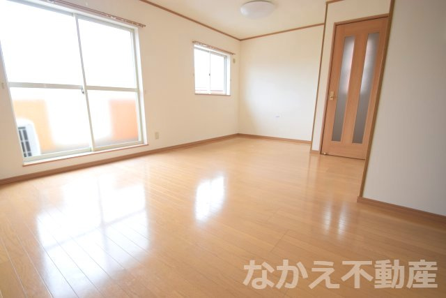 【居間・リビング】 | ゆったりとした居間です