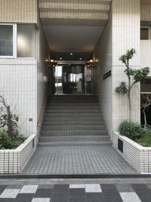 【エントランス】 | 板橋区役所前リリエンハイム