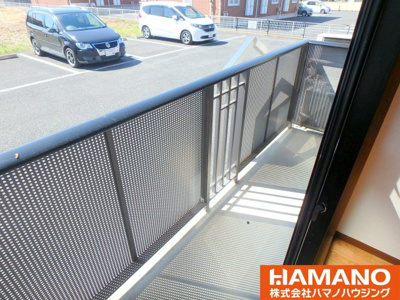 【バルコニー】 | グランドゥールＢ | 外からの目が気にならないバルコニーで洗濯物が干せます