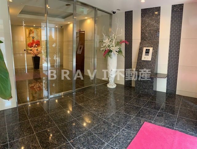 グランデカワノ真田山　BRAVI不動産のエントランス|【グランデカワノ真田山】落ち着いたエントランスです