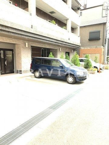 グランデカワノ真田山　BRAVI不動産の駐車場|【グランデカワノ真田山】駐車場に車を止められます