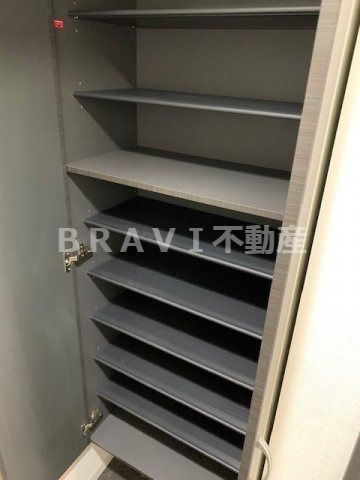 グランデカワノ真田山　BRAVI不動産の玄関|【グランデカワノ真田山】シューズボックス