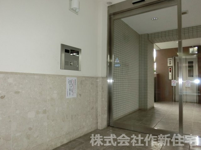 レクシオ東習志野　東南角住戸のエントランス|オートロック