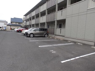 【駐車場】 | ローゼスポート港町　Ｂ | 車をお持ちの方に嬉しい駐車場付きの物件です