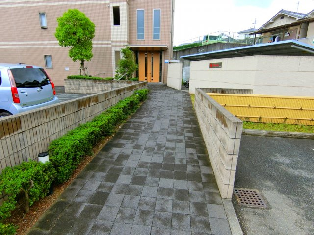 リヴィエール寺内町のエントランス
