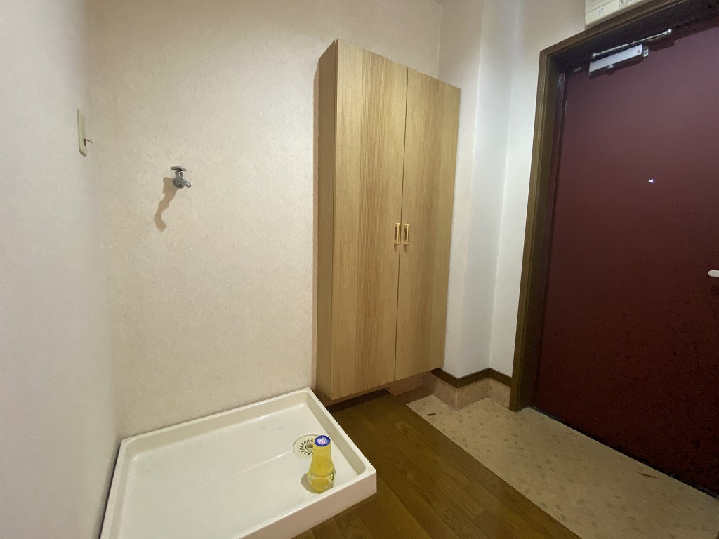 カトレアハイツの玄関