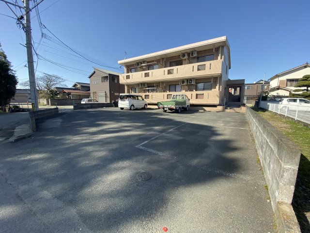 カトレアハイツの駐車場