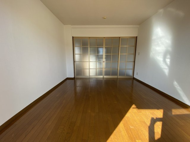 カトレアハイツの洋室