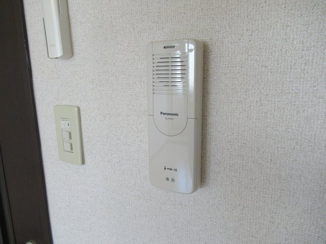 【セキュリティ】 | エスティームⅡ番館（八戸ノ里賃貸） | インターフォンです