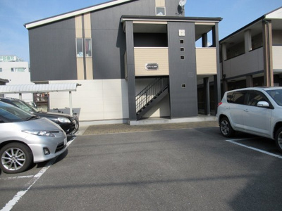 【駐車場】 | エスティームⅡ番館（八戸ノ里賃貸） | 駐車場があるので、車を買う予定の方も安心です