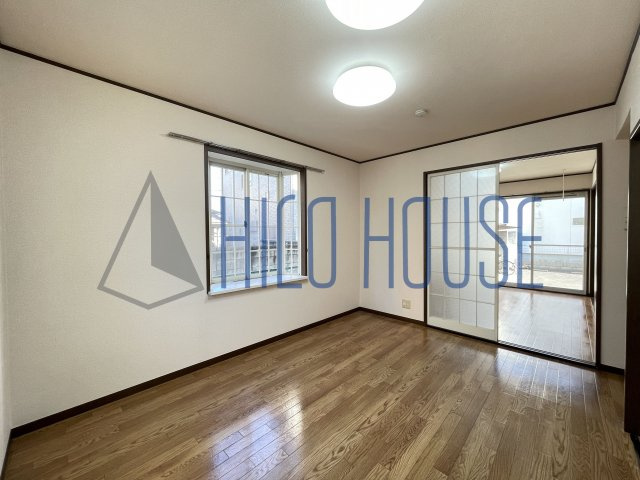 メゾン志藤Bの居間・リビング