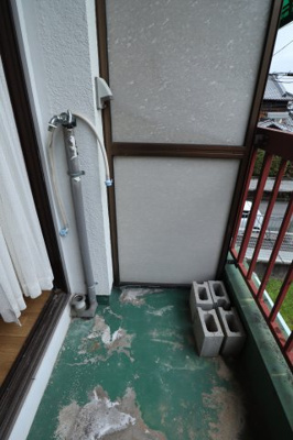 【設備】 | 池田ビル | 室外洗濯機置き場