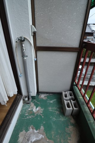 【設備】 | 池田ビル | 室外洗濯機置き場