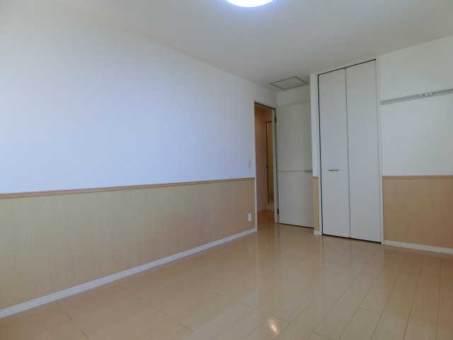 ハイライズの洋室