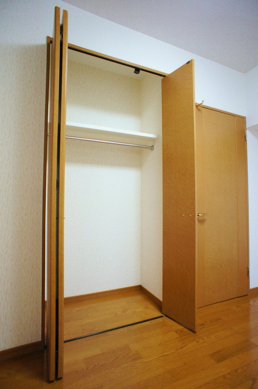 エバーライフネアシティ久留米弐番館【10,000円キャッシュバック対象物件】の収納|たっぷりとした収納スペースです