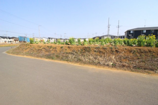 【前面道路含む現地写真】