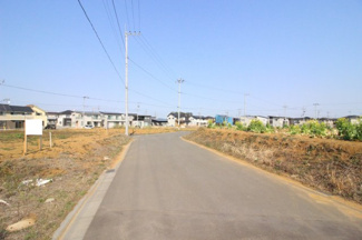 【前面道路含む現地写真】