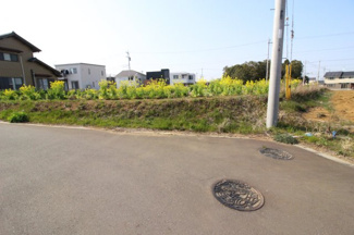 【前面道路含む現地写真】