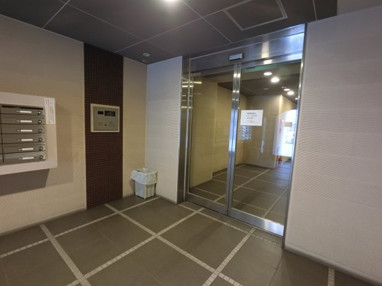 【エントランス】