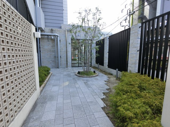 【エントランス】