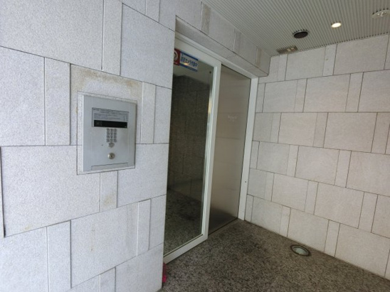 【エントランス】