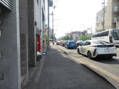 VERTICAL二条城北（ヴェルティカル二条城北）の周辺|前面道路