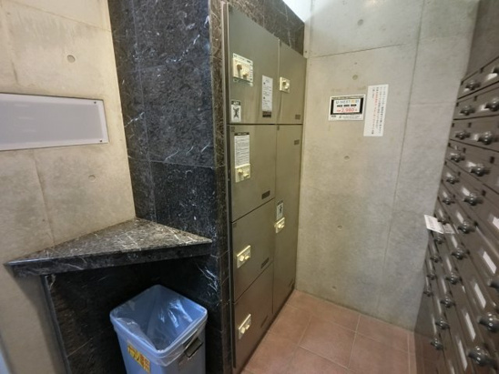 【エントランス】