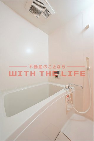 ルネス荒木三番館【キャッシュバック対象物件】の浴室|子供部屋です