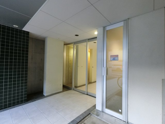 【エントランス】