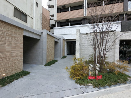 【エントランス】