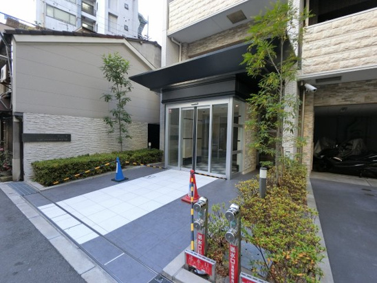 【エントランス】