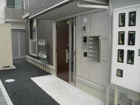 レジデンス木の実小路のエントランス|オートロックあり。
