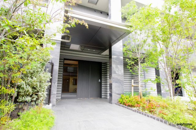 レジュールアッシュOSAKA今里駅前 仲介手数料無料のエントランス
