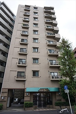 クリオ川崎伍番館　（川崎区追分町）の外観|外観です　 クリオ川崎伍番館　3LDK　角部屋　3面採光　両面バルコニー　ペット飼育可　1998年2月築　JR東海道線「川崎」駅利用　オートロック　