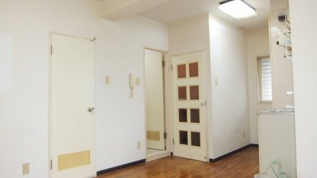 ファミーユ船橋の居間・リビング